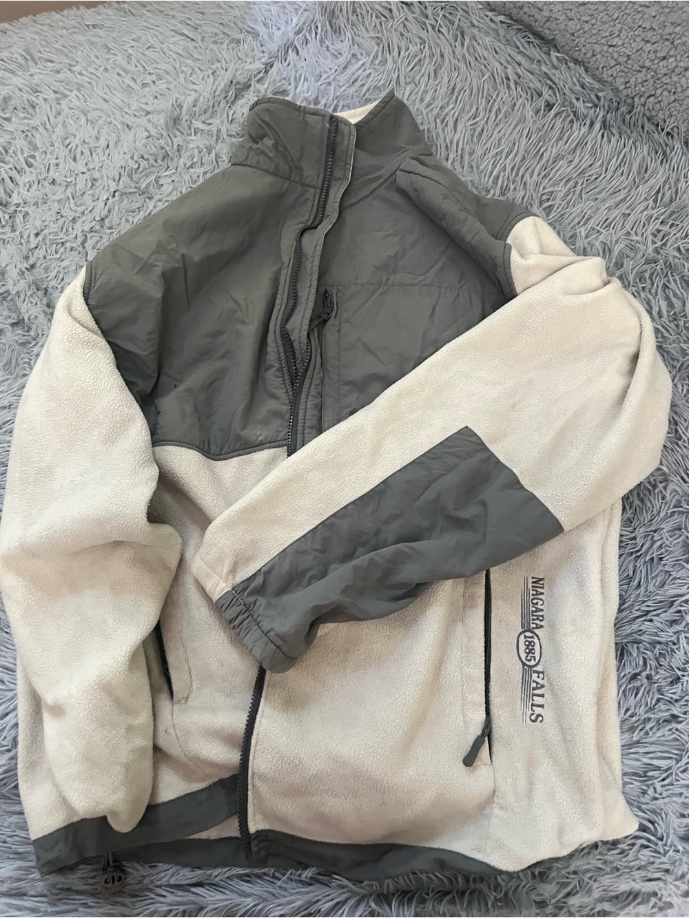 🌳3/46 Niagara Falls Beige and Olive Two-Tone Fleece Jacket